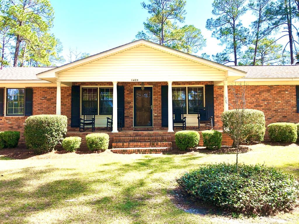 1409 10th St SE, Moultrie, GA 31768